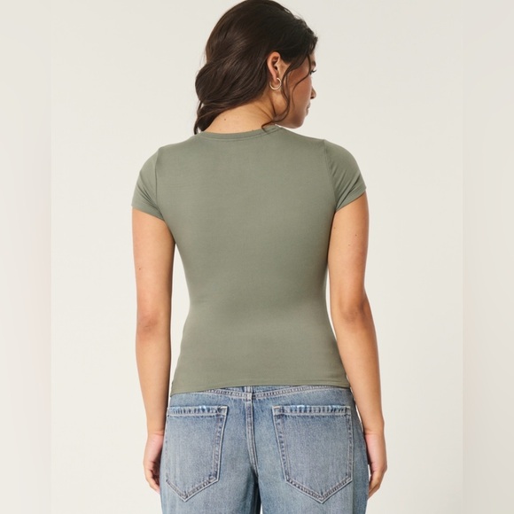 Hollister SEAMLESS FABRIC LONGLINE CREW BABY TEE DARK OLIVE, XXS Regular - Picture 2 of 5